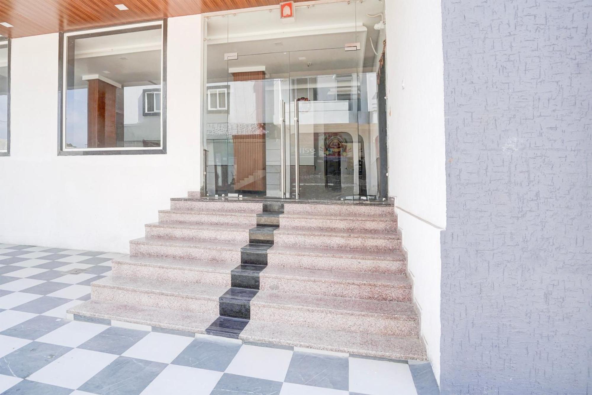 Hotel O Shree Gurukripa Khātu Exterior photo